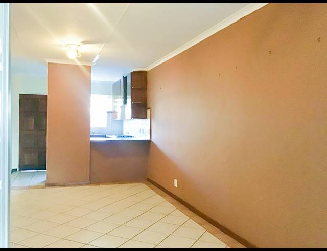 3 BEDROOM TOWNHOUSE TO LET IN MORELETA PARK